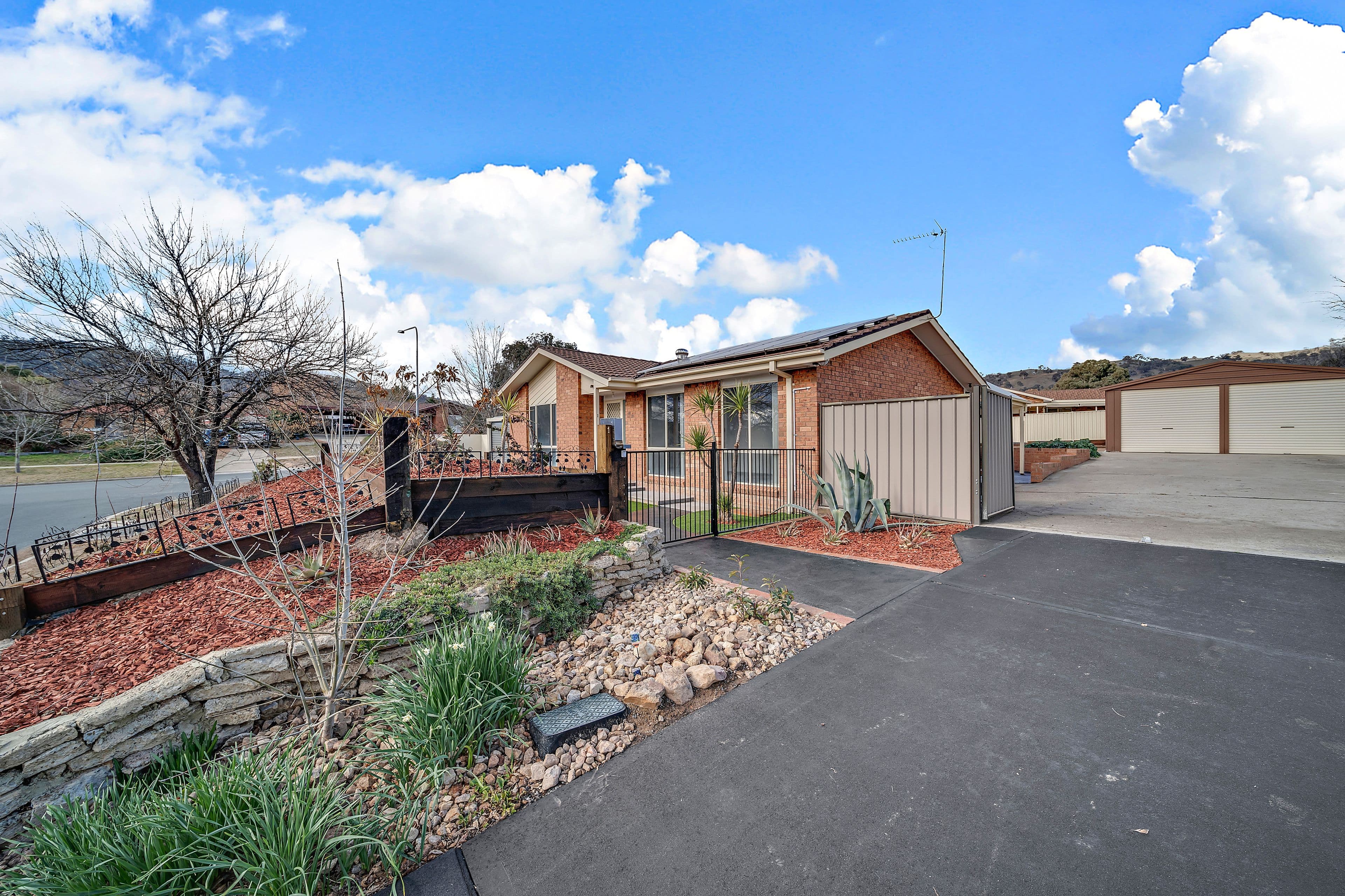 1 Tregellas Crescent, Banks ACT 2906, Banks - Image 1