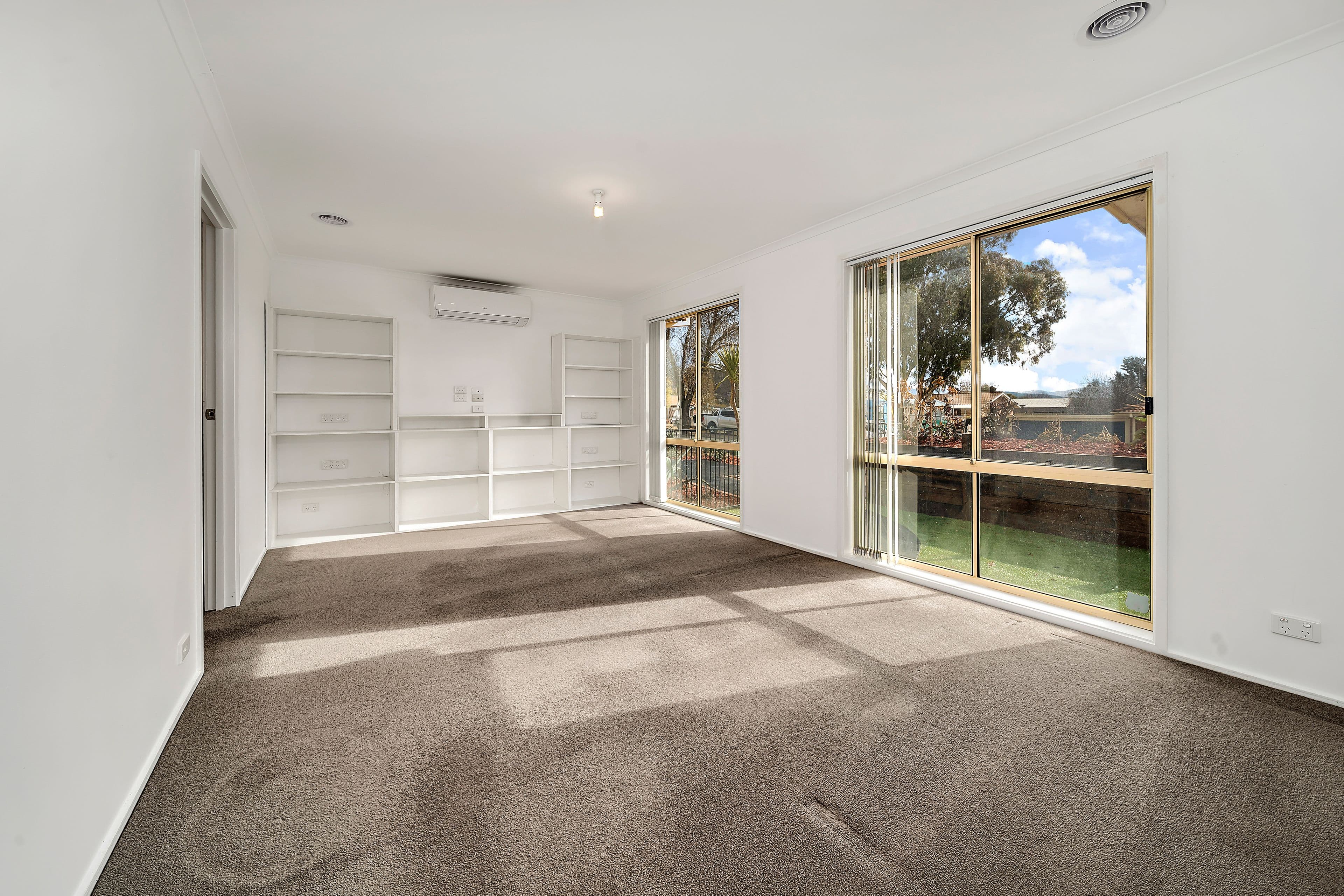 1 Tregellas Crescent, Banks ACT 2906, Banks - Thumbnail 4