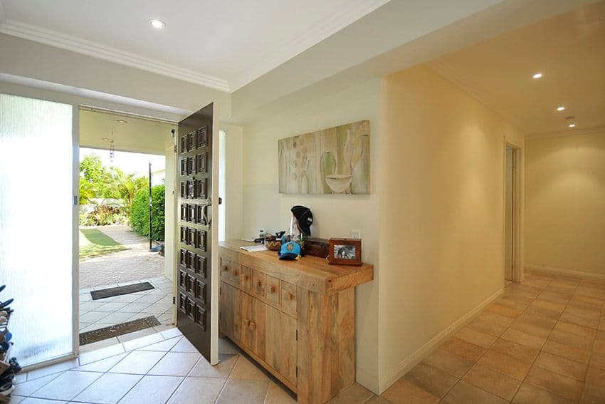 16 Gretel Drive, MERMAID WATERS QLD 4218, Mermaid Waters - Thumbnail 6