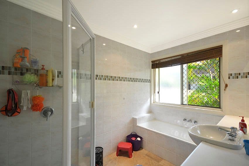 16 Gretel Drive, MERMAID WATERS QLD 4218, Mermaid Waters - Thumbnail 7