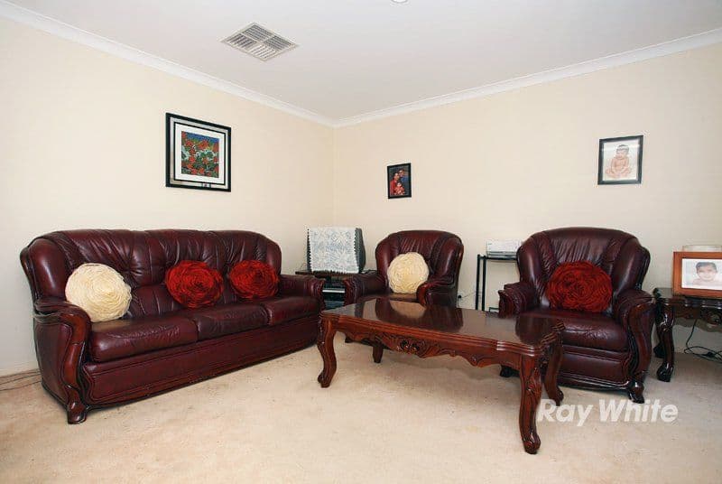 6 Serrata Street, CRANBOURNE VIC 3977, Cranbourne West - Thumbnail 3