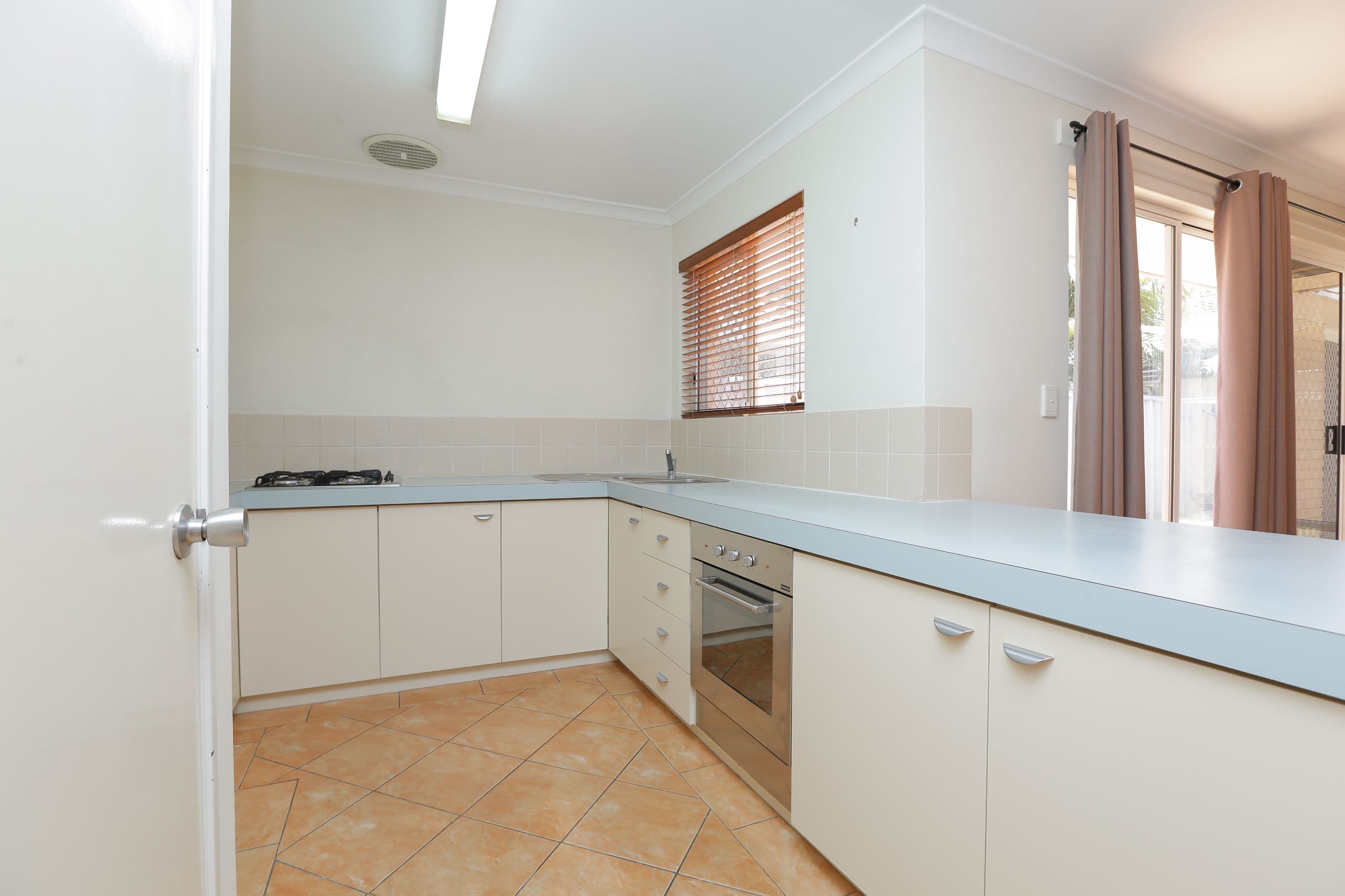 22 Stockdale Road, Kewdale WA 6105, Kewdale - Thumbnail 2
