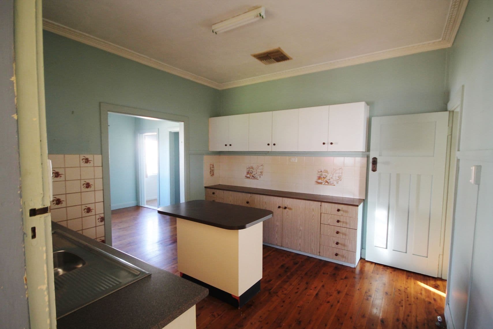 37 Currawong Street, Young - Thumbnail 4