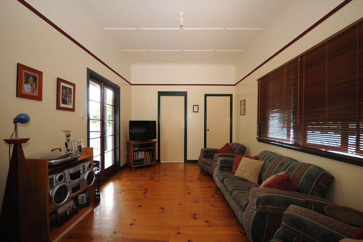 4 Lochel Street, MOUNT LOFTY QLD 4350, Mount Lofty - Thumbnail 4