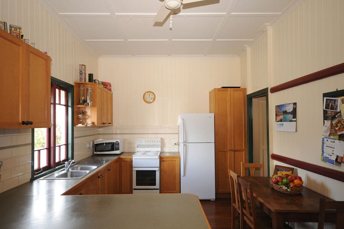 4 Lochel Street, MOUNT LOFTY QLD 4350, Mount Lofty - Thumbnail 6