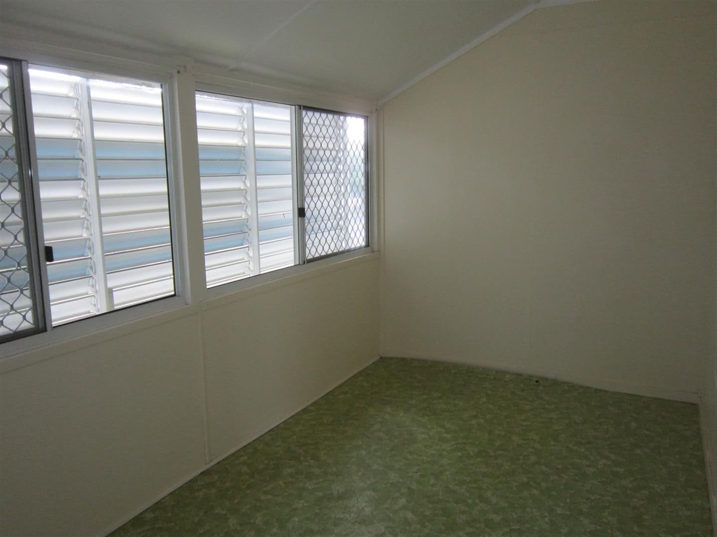 56 Pattison Street, Mount Morgan QLD 4714, Mount Morgan - Thumbnail 4