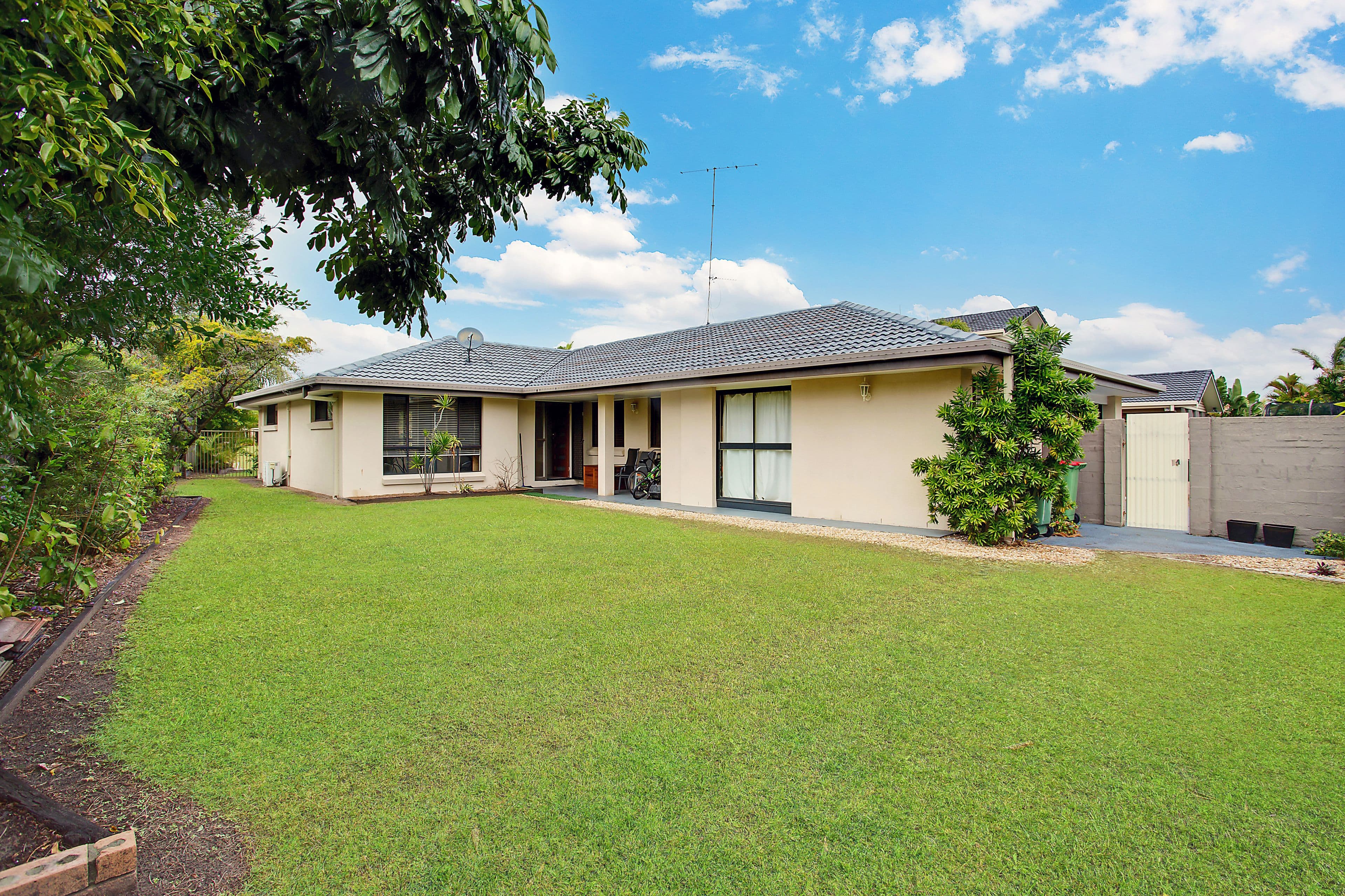 74 Hooker Boulevard, Mermaid Waters QLD 4218, Mermaid Waters - Thumbnail 3