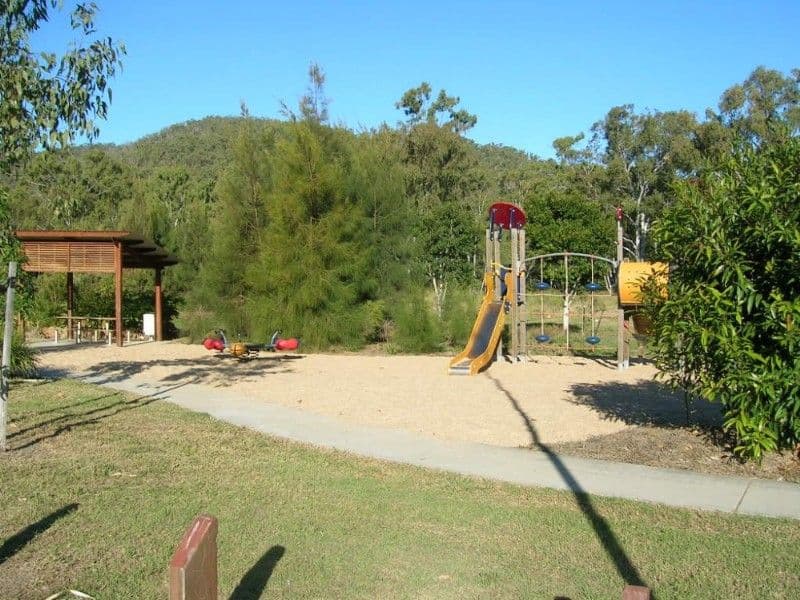 10 Retreat Avenue, NORMAN GARDENS QLD 4701, Norman Gardens - Thumbnail 2