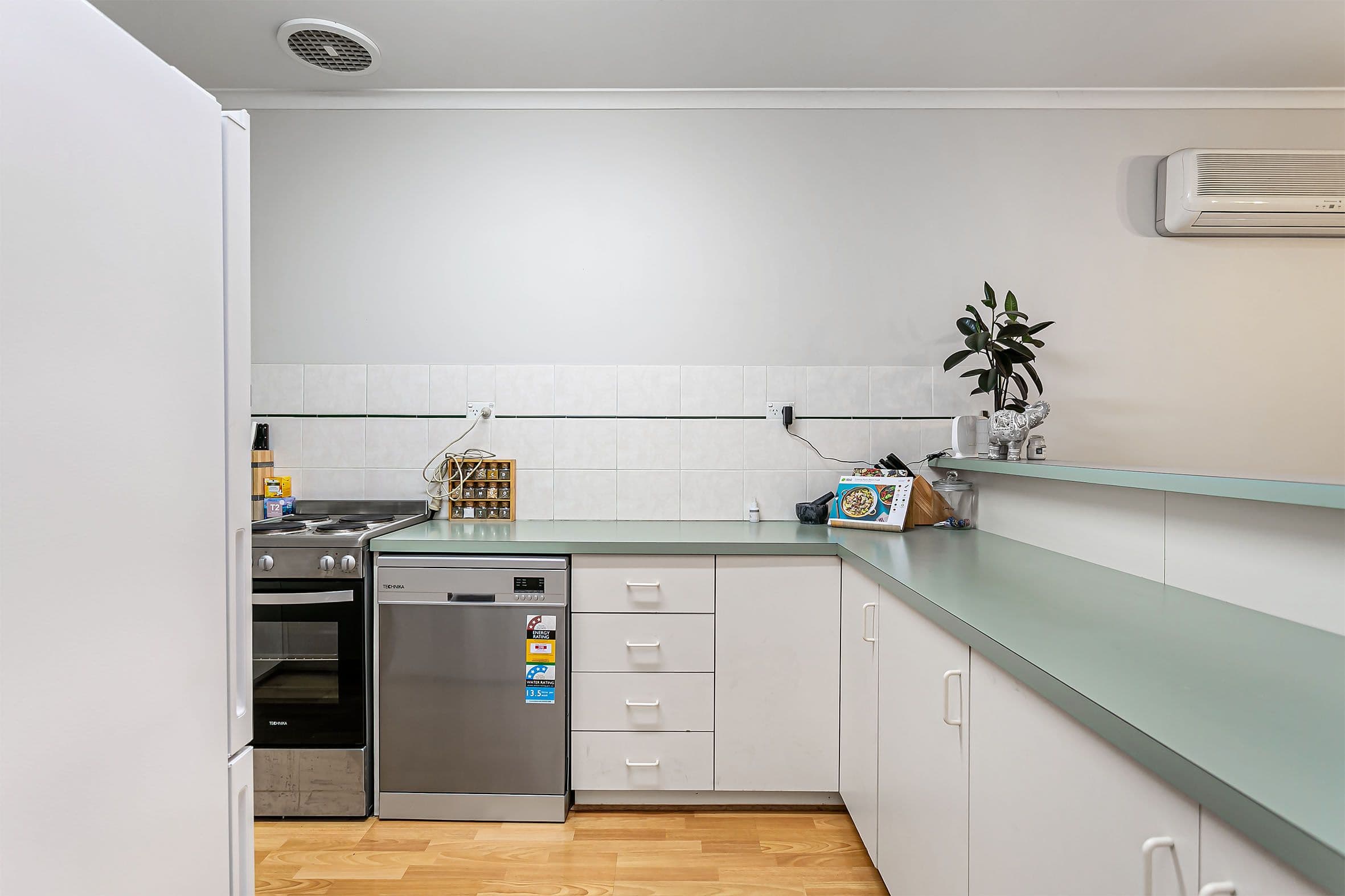 Victoria Road, Largs North SA 5016, Largs North - Thumbnail 7