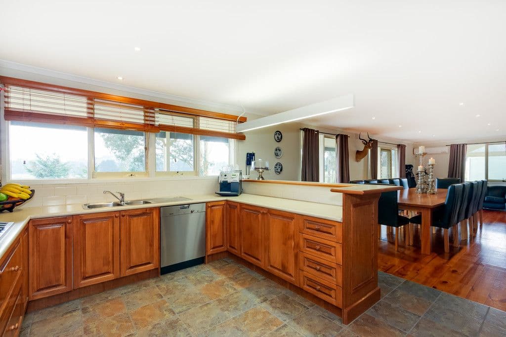 2100 Merriang Road, BEVERIDGE VIC 3753, Beveridge - Thumbnail 6