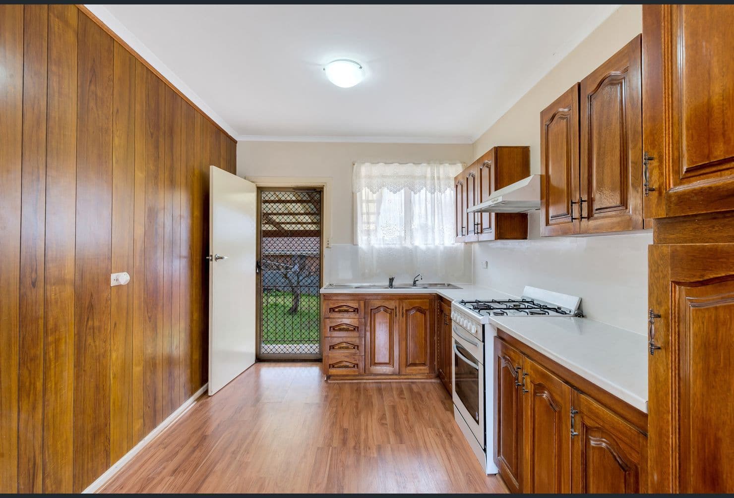 48 Far View Crescent, Ridgehaven SA 5097, Ridgehaven - Thumbnail 3