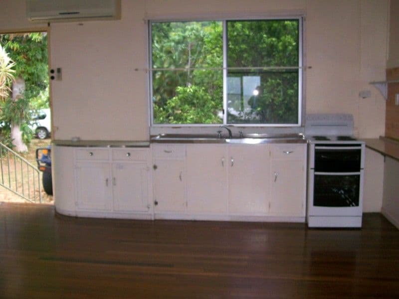 36 ELIZABETH Street, Flying Fish Point QLD 4860, Flying Fish Point - Thumbnail 5