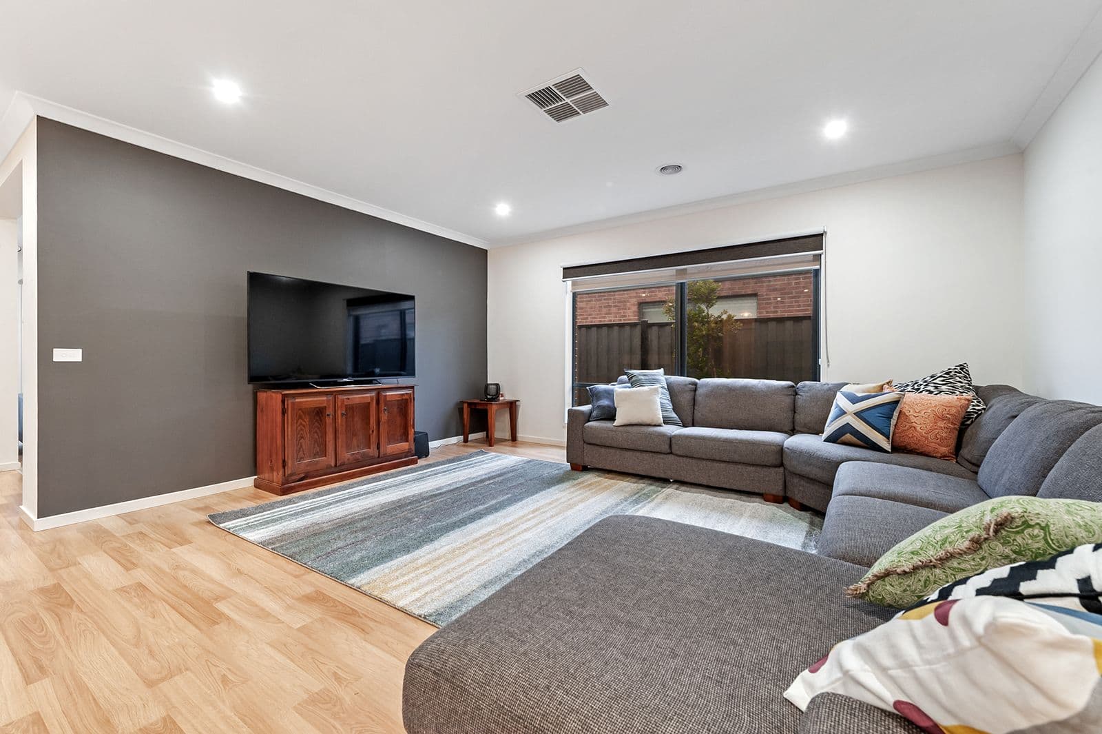 9 Riverway View, Craigieburn VIC 3064, Craigieburn - Thumbnail 2
