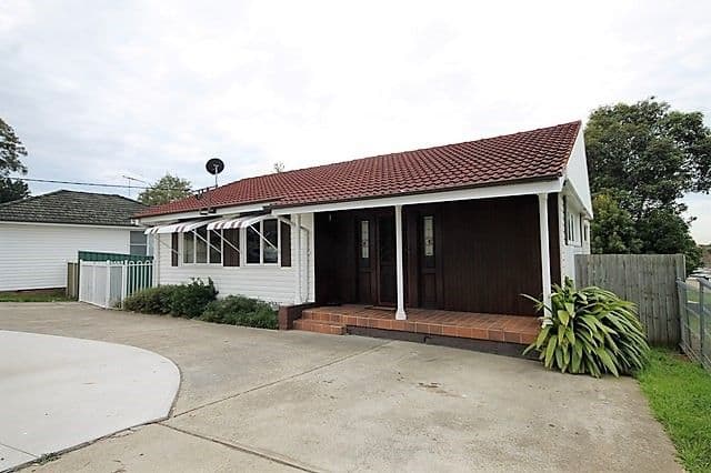 22 Guernsey Street, Busby - Image 1