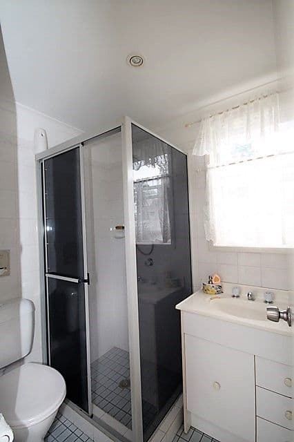 22 Guernsey Street, Busby - Thumbnail 8