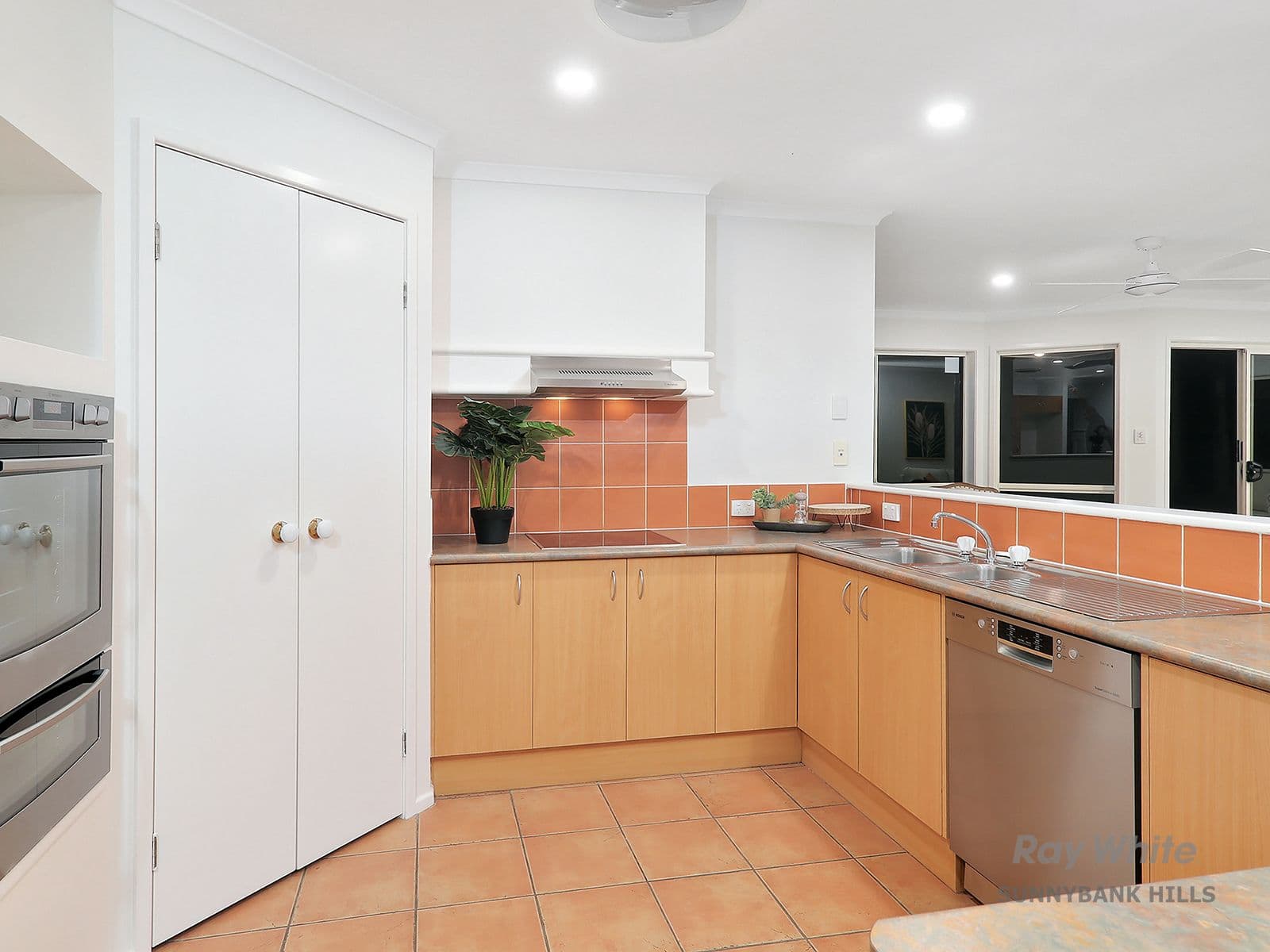 141 Glenfield Street, Parkinson QLD 4115, Parkinson - Thumbnail 5