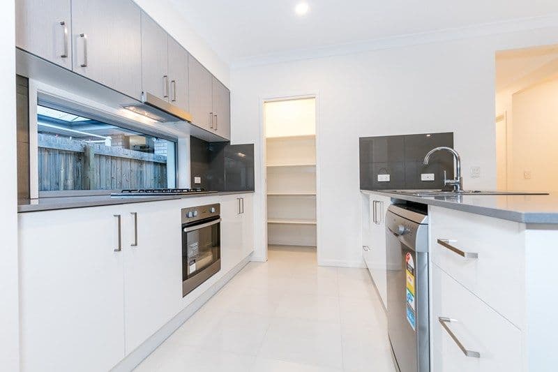 29 Mount Mee Street, Park Ridge QLD 4125, Park Ridge - Thumbnail 2