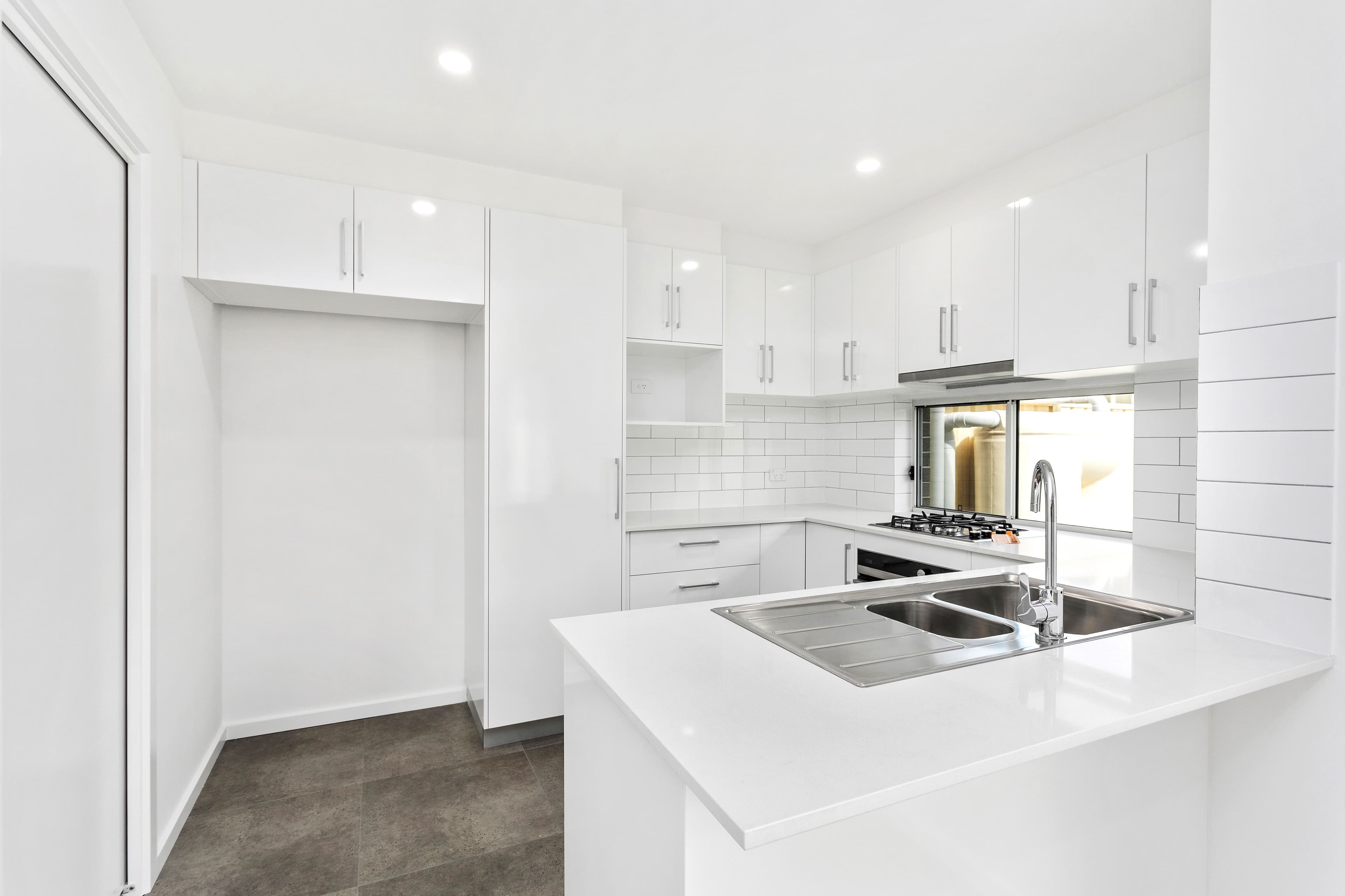 2 Lake Road, Kearsley, Kearsley - Thumbnail 2