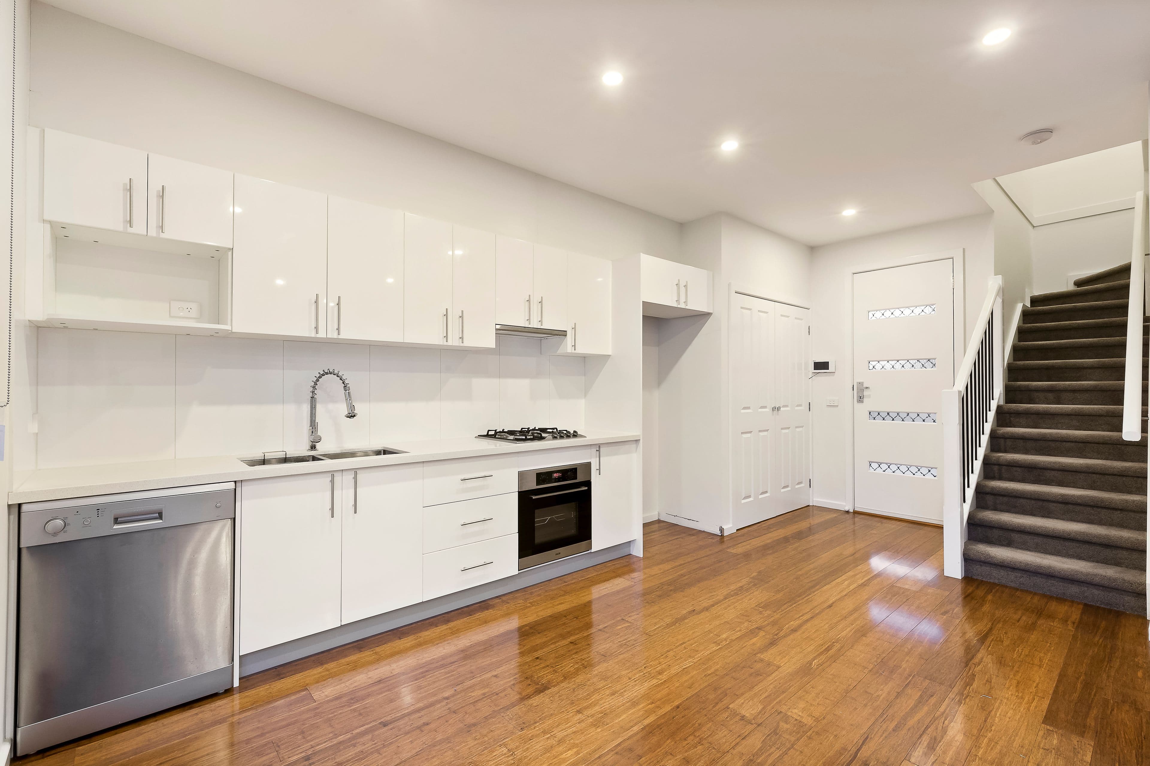 10 Rae Street, Chadstone VIC 3148, Chadstone - Thumbnail 4