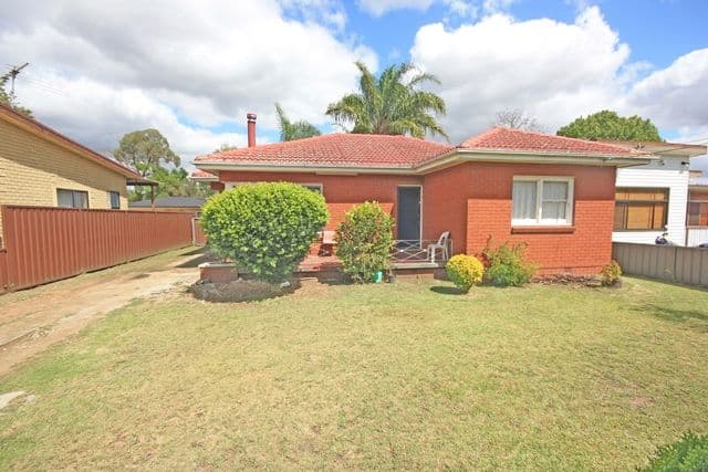 16 Parkland Avenue, Macquarie Fields NSW 2564, Macquarie Fields - Image 1