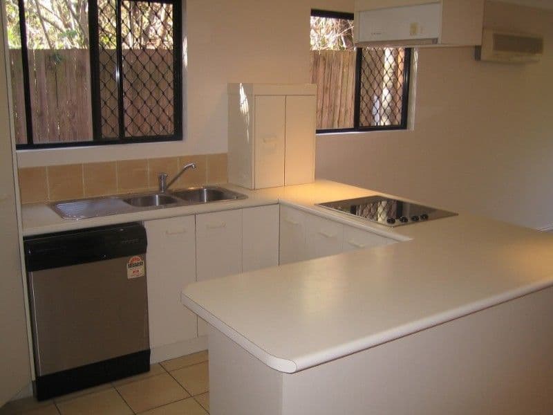 77 Bilyana Street, BALMORAL QLD 4171, Balmoral - Thumbnail 3