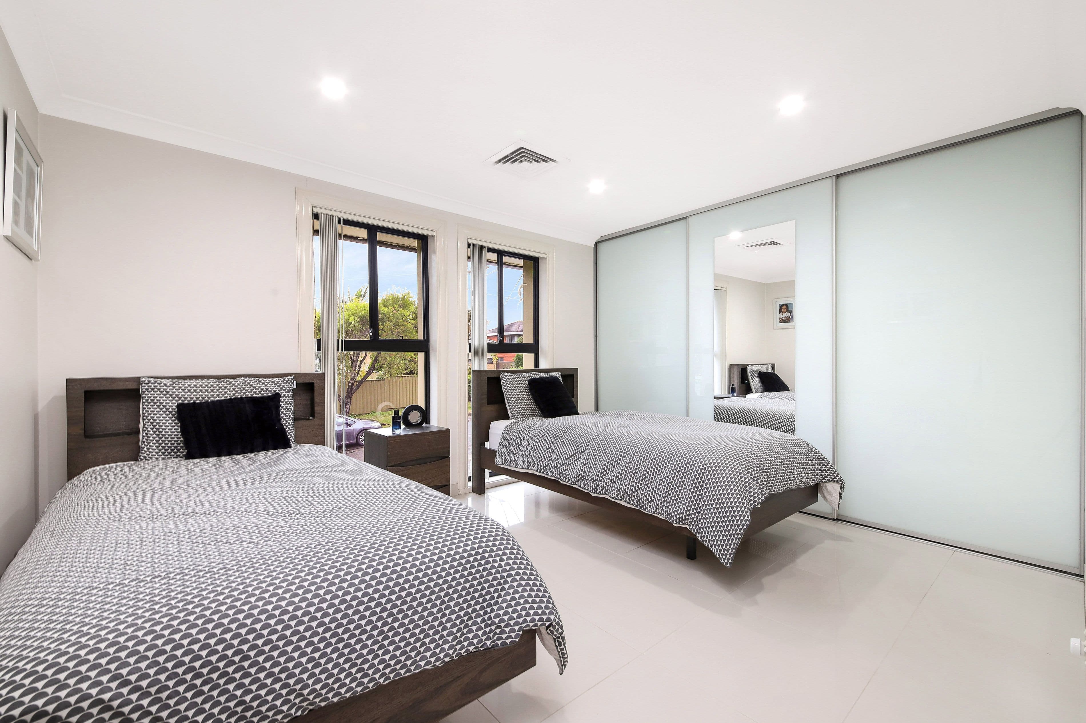 2A Saric Avenue, Georges Hall NSW 2198, Georges Hall - Thumbnail 7