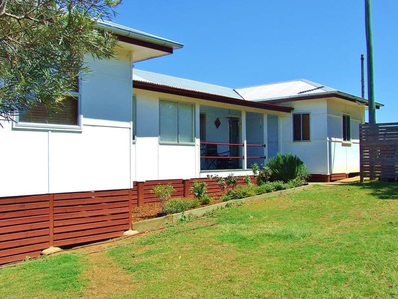 111 Railway Parade, GLASS HOUSE MOUNTAINS QLD 4518, Glass House Mountains - Image 1
