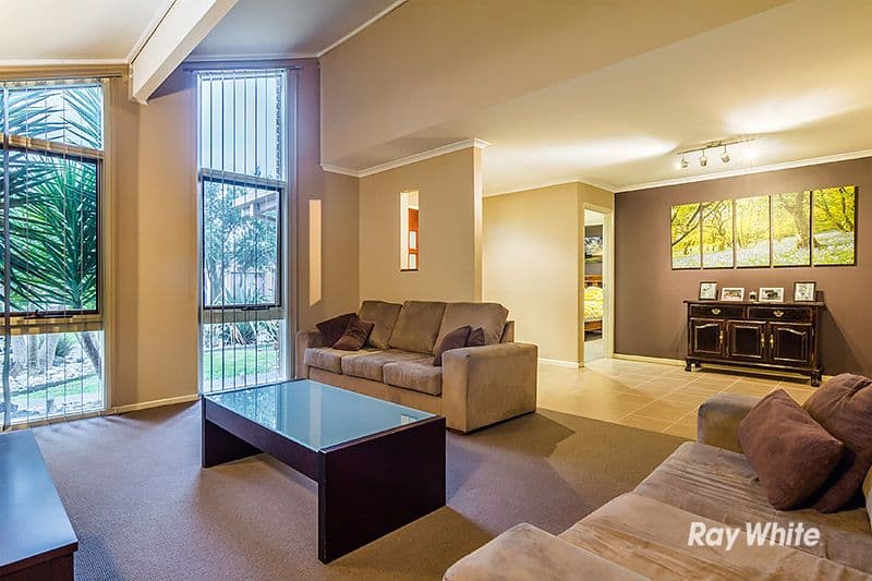 8 Kent Court, Cranbourne North VIC 3977, Cranbourne North - Thumbnail 3