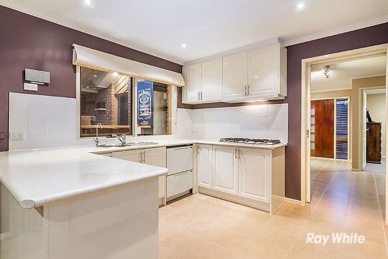 8 Kent Court, Cranbourne North VIC 3977, Cranbourne North - Thumbnail 8