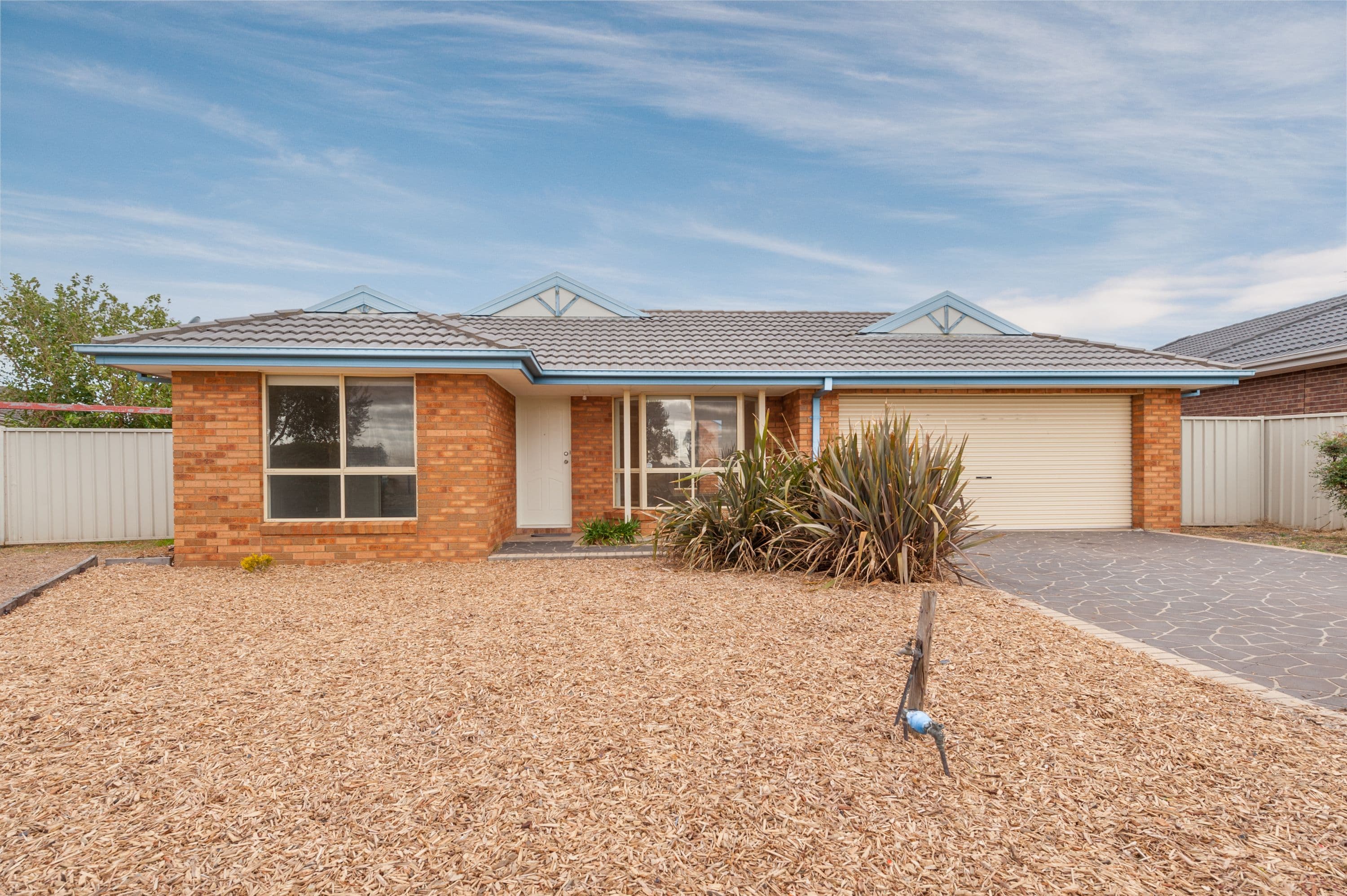44
                Newman
                Street
            
            
            
            mortdale
            
            
            NSW,
            2223, Mortdale - Image 1
