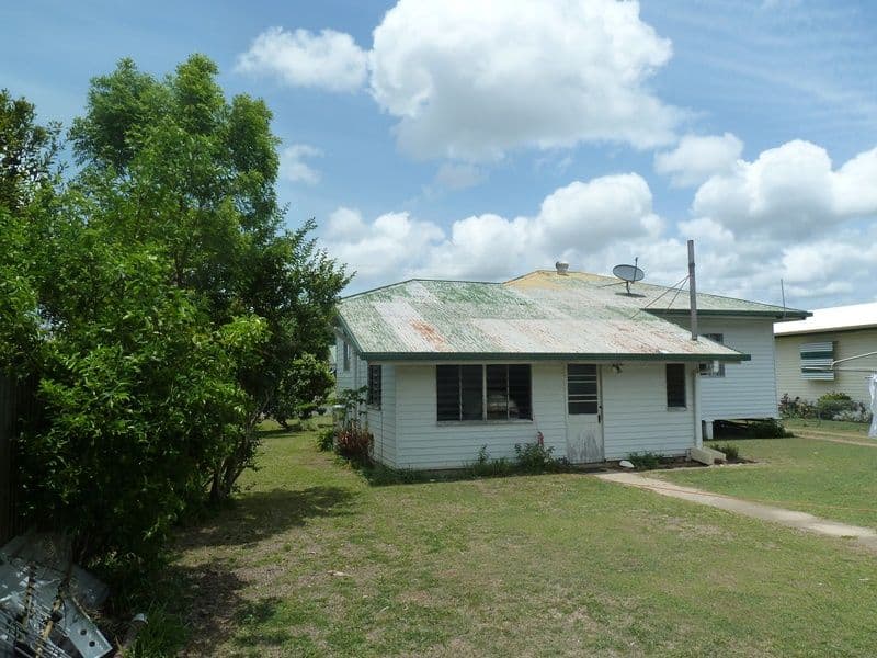 46 Hamilton Street, NORTH MACKAY QLD 4740, North Mackay - Thumbnail 2