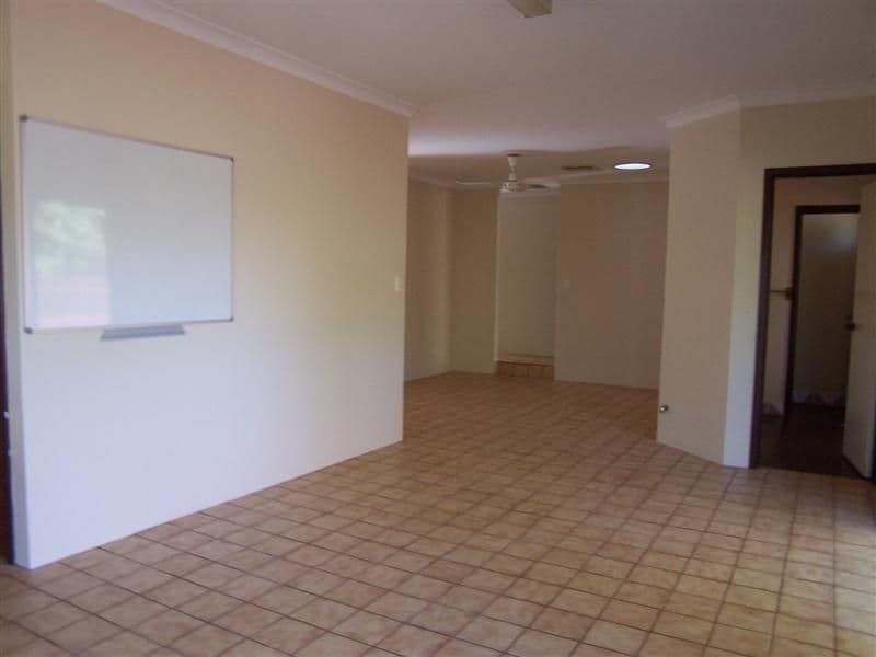 109 Glyde Road, LESMURDIE WA 6076, Lesmurdie - Thumbnail 8