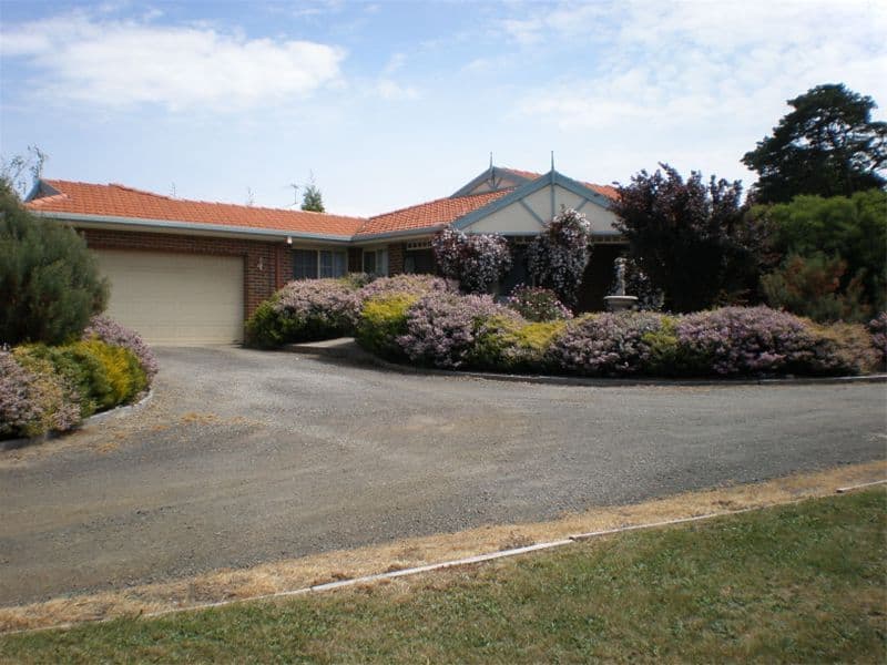 20   Darraweit Road, WALLAN VIC 3756, Wallan - Thumbnail 2