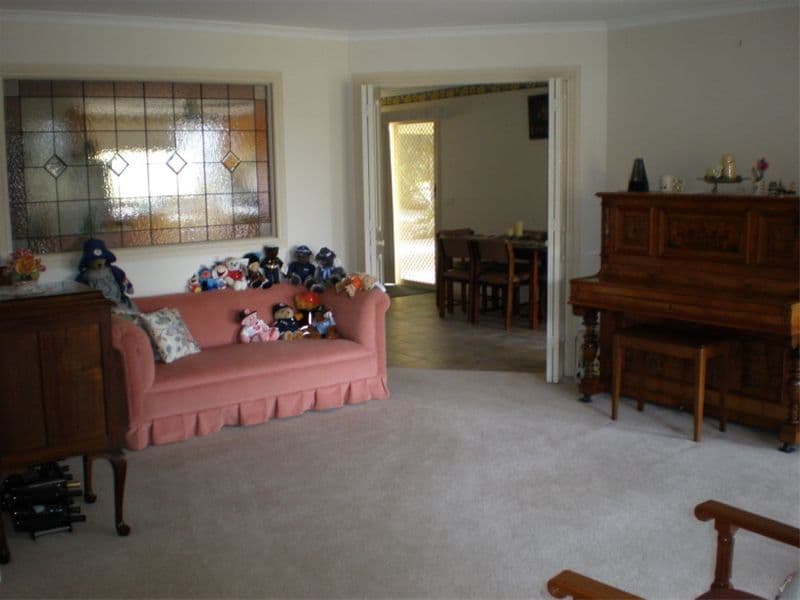 20   Darraweit Road, WALLAN VIC 3756, Wallan - Thumbnail 3