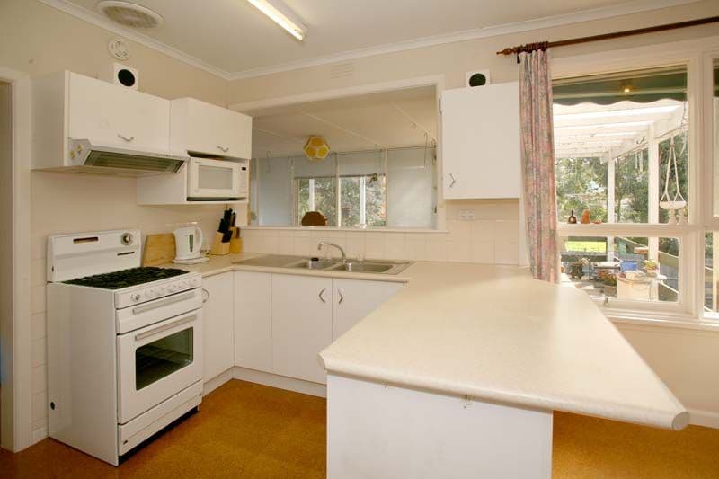 5 Anthony Drive, MOUNT WAVERLEY VIC 3149, Mount Waverley - Thumbnail 2