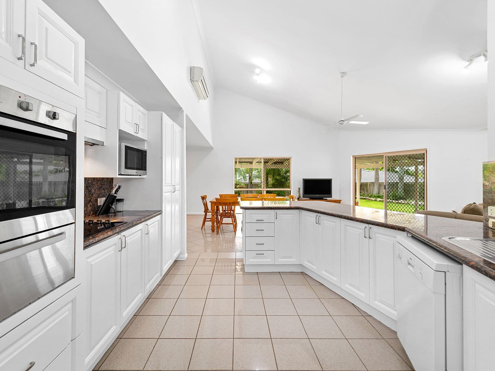 78 Dove Tree Crescent, Sinnamon Park QLD 4073, Sinnamon Park - Thumbnail 2