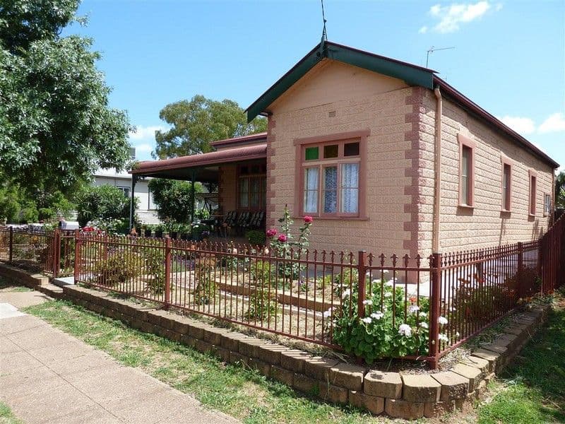 31 Clarinda Street, PARKES NSW 2870, Parkes - Image 1