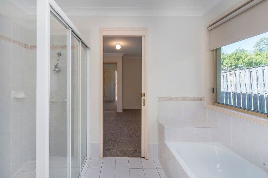 9 Pacific Pines Bvde, PACIFIC PINES QLD 4211, Pacific Pines - Thumbnail 2
