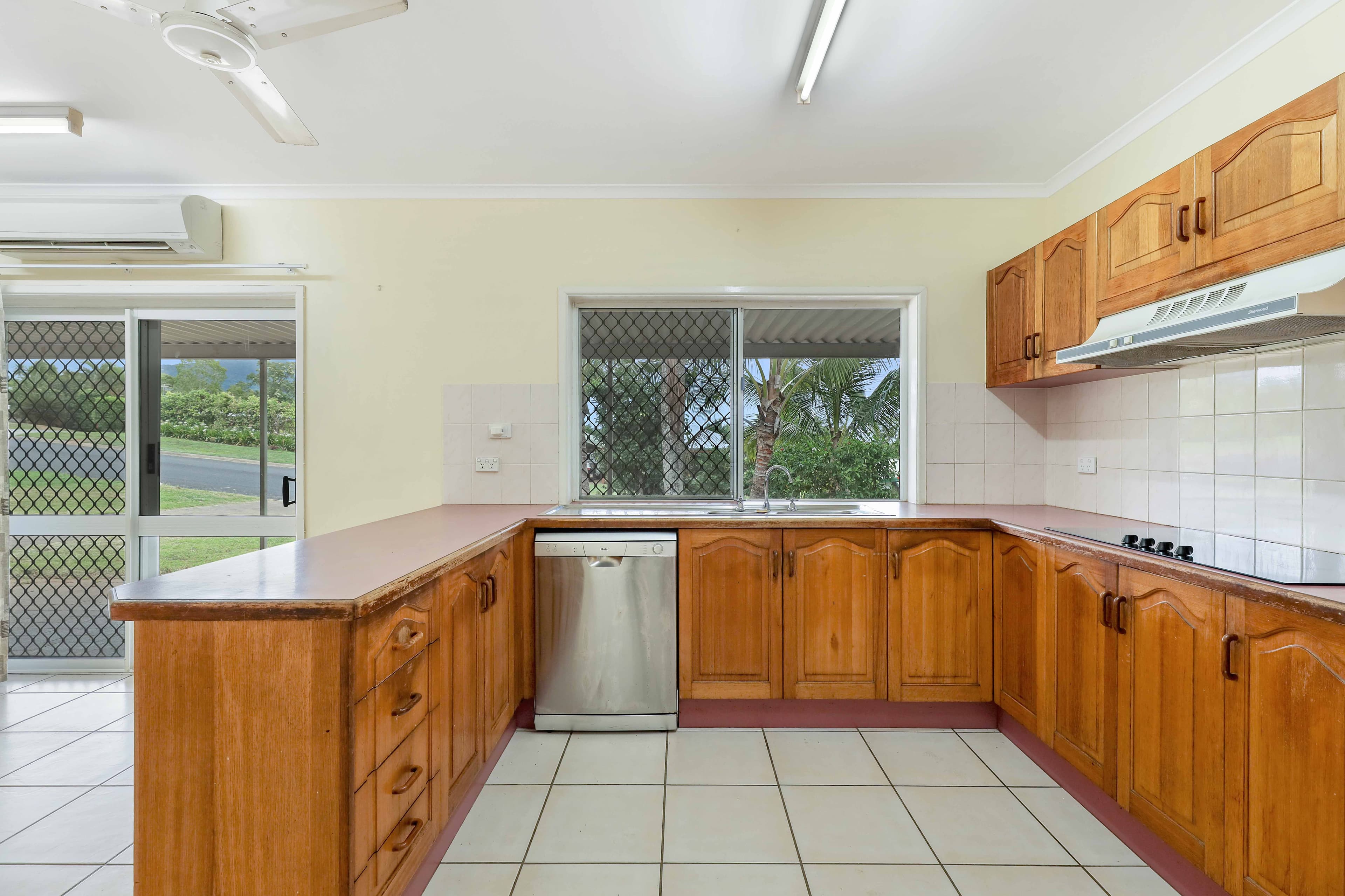 187 Harvey Road, Redlynch QLD 4870, Redlynch - Thumbnail 3