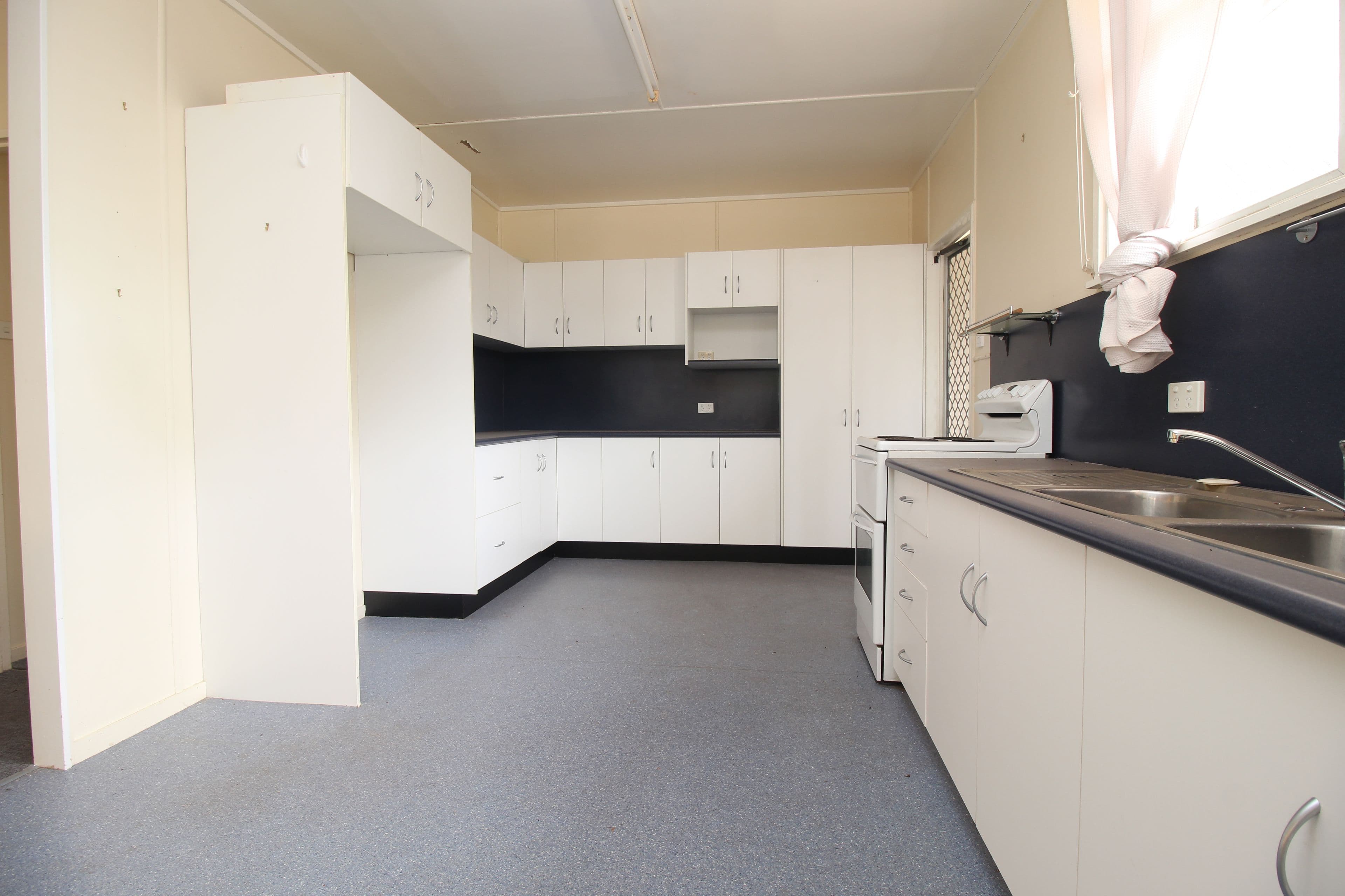 34 Old Airport Drive, Emerald QLD 4720, Emerald - Thumbnail 4