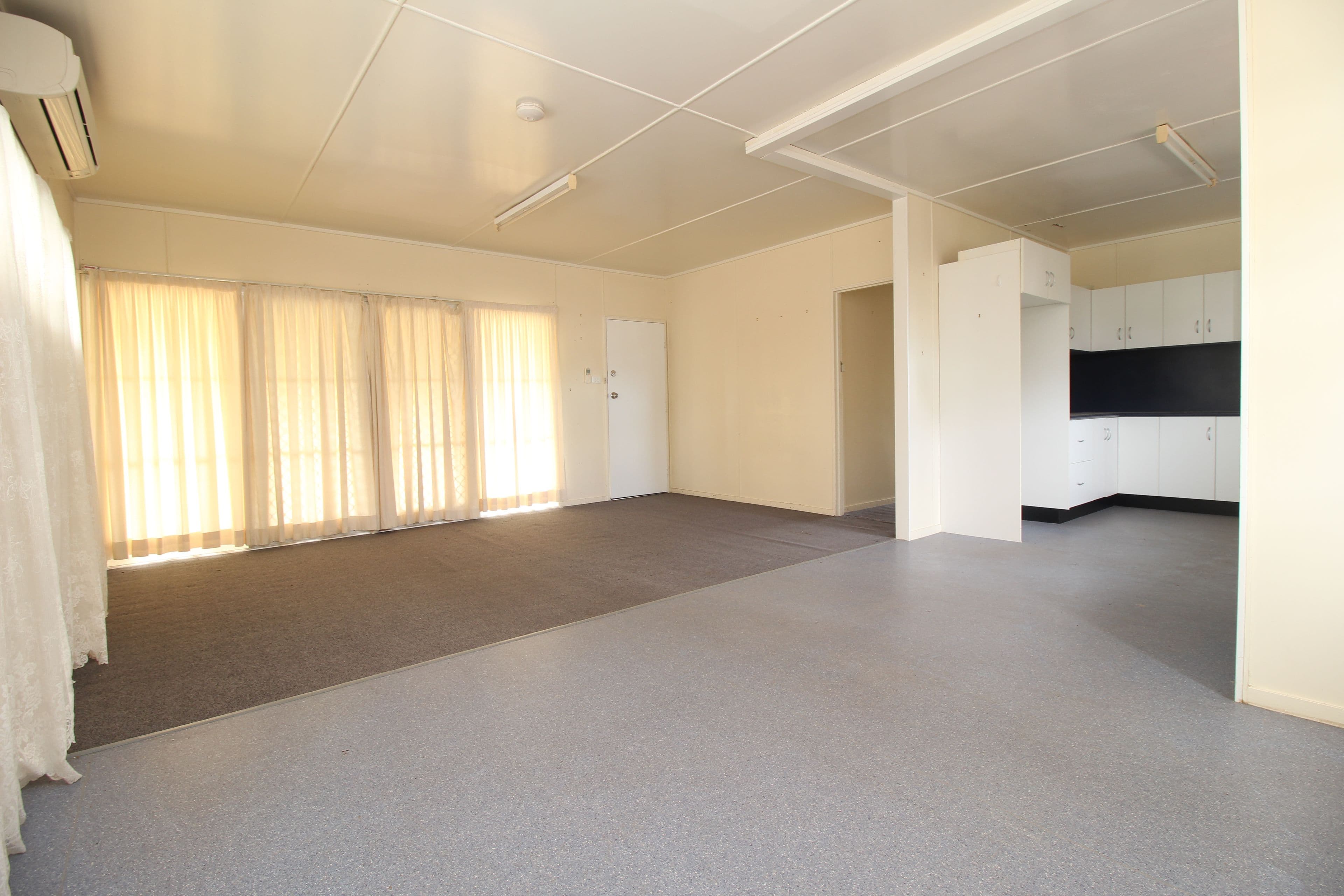 34 Old Airport Drive, Emerald QLD 4720, Emerald - Thumbnail 6