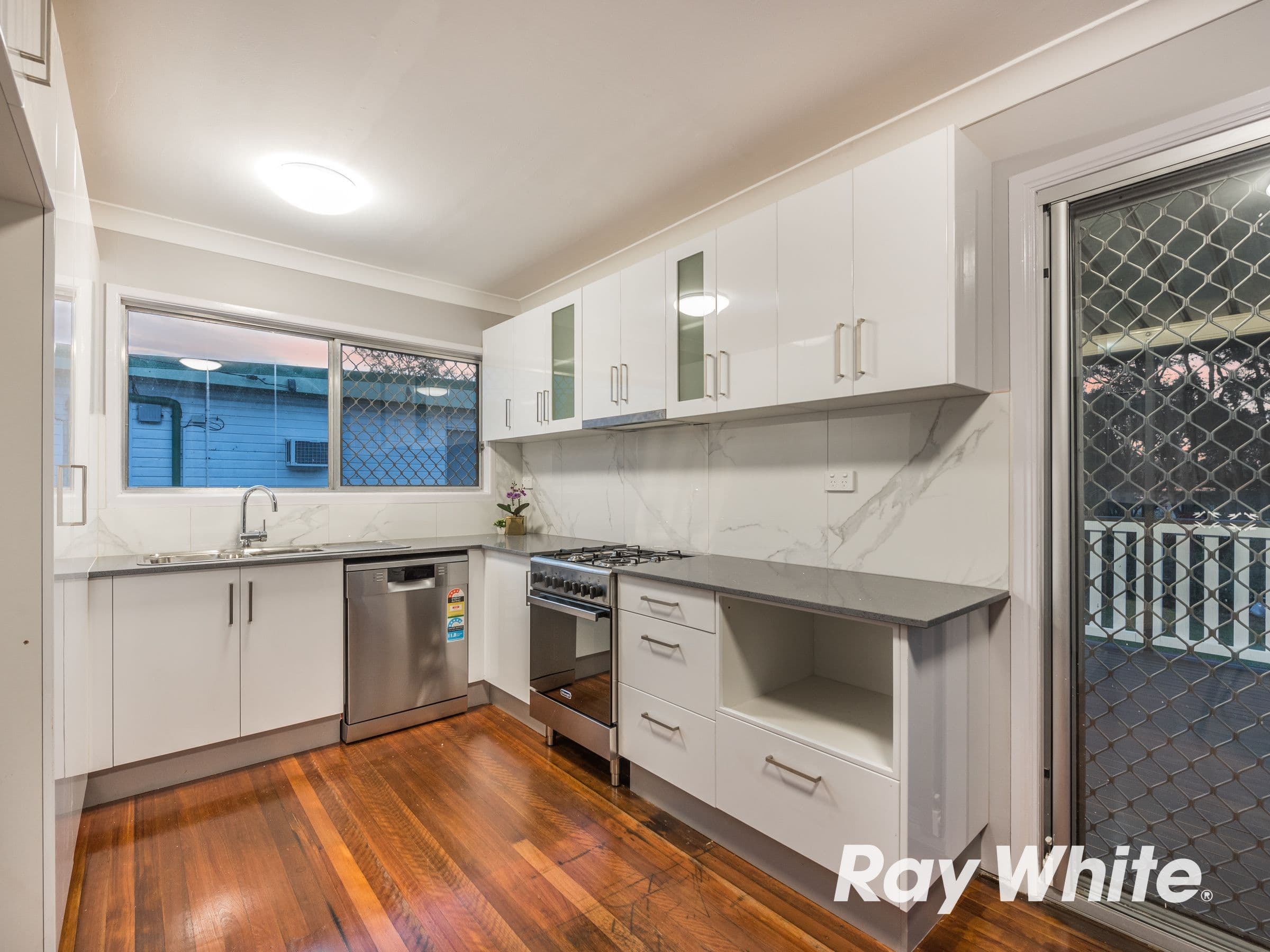 11 Sandra Street, Kingston QLD 4114, Kingston - Thumbnail 7