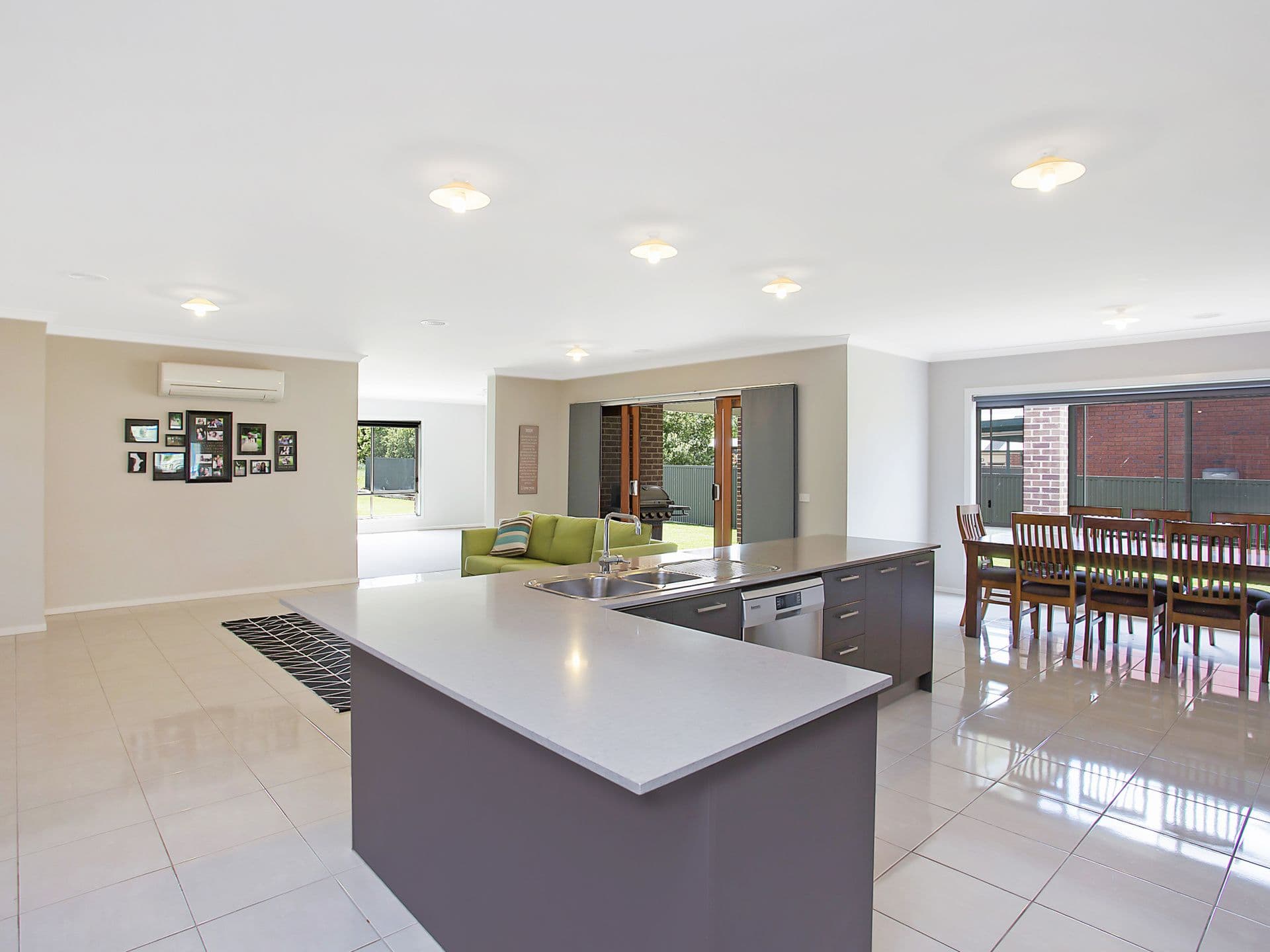 38 Shenfield Street, Cobden VIC 3266, Cobden - Thumbnail 2
