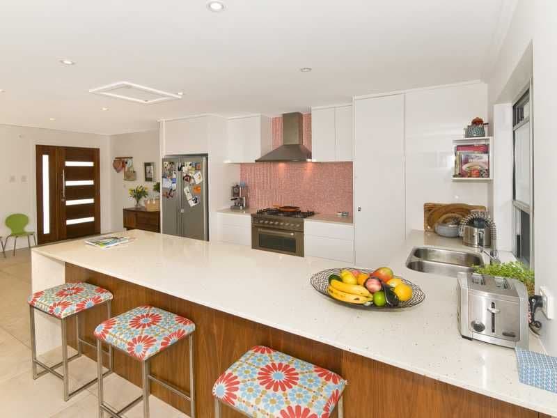 27 Walker Street, PALM BEACH QLD 4221, Palm Beach - Image 1
