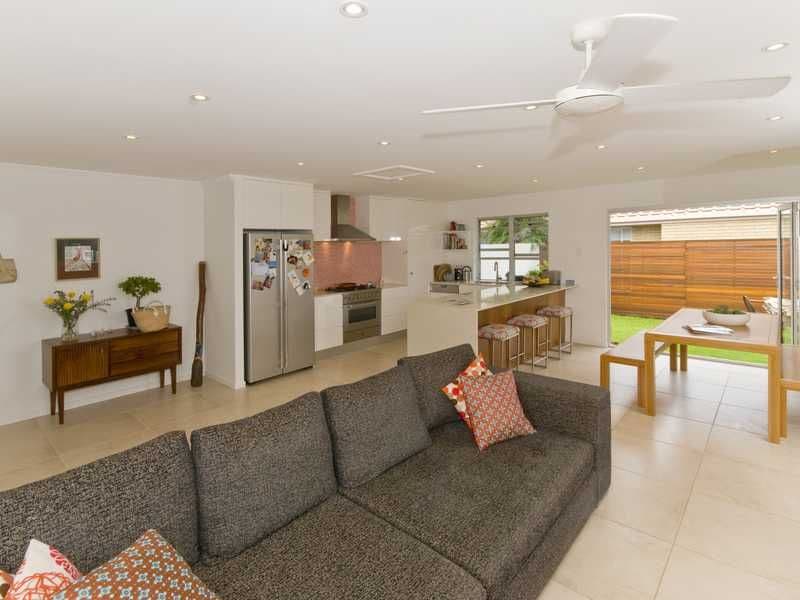 27 Walker Street, PALM BEACH QLD 4221, Palm Beach - Thumbnail 6