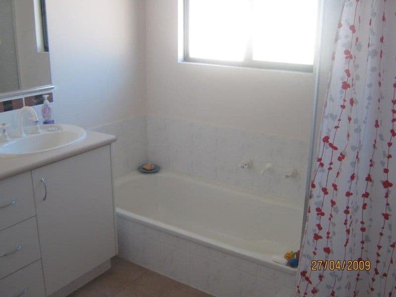 35 Pendragon Drive, Coomera, QLD, 4209, Coomera - Thumbnail 6