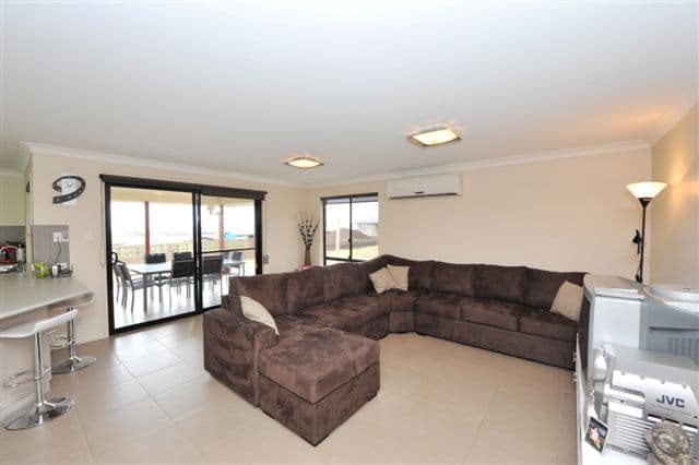 28 Whitman Street, WESTBROOK QLD 4350, Westbrook - Thumbnail 3