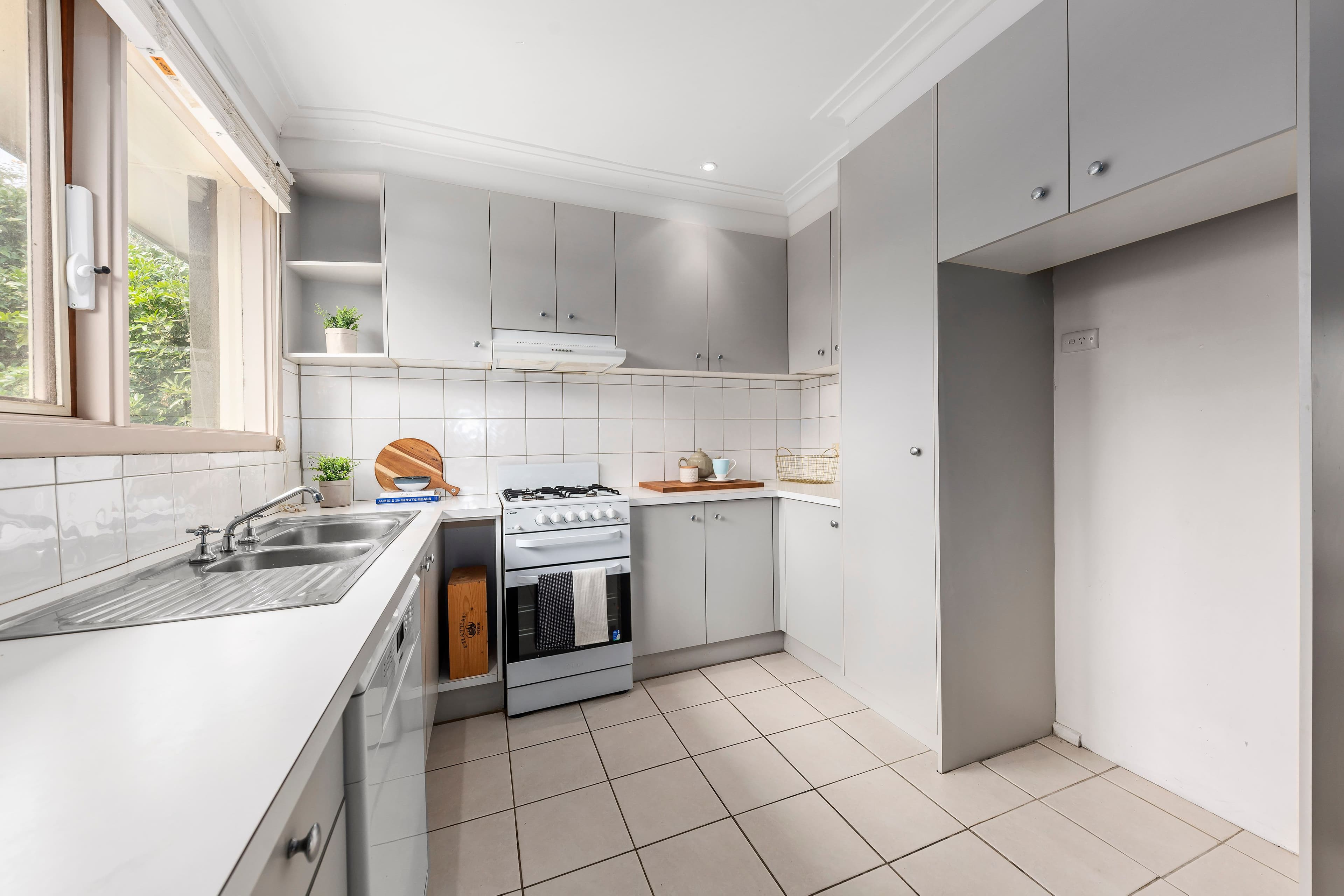 35 Westham Crescent, Bayswater VIC 3153, Bayswater - Thumbnail 2
