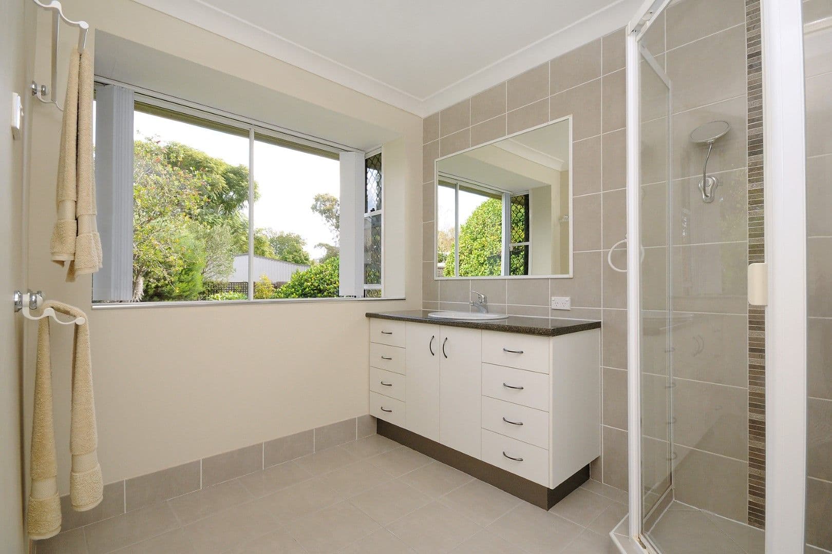 15 Rowe Street, CENTENARY HEIGHTS QLD 4350, Centenary Heights - Thumbnail 6