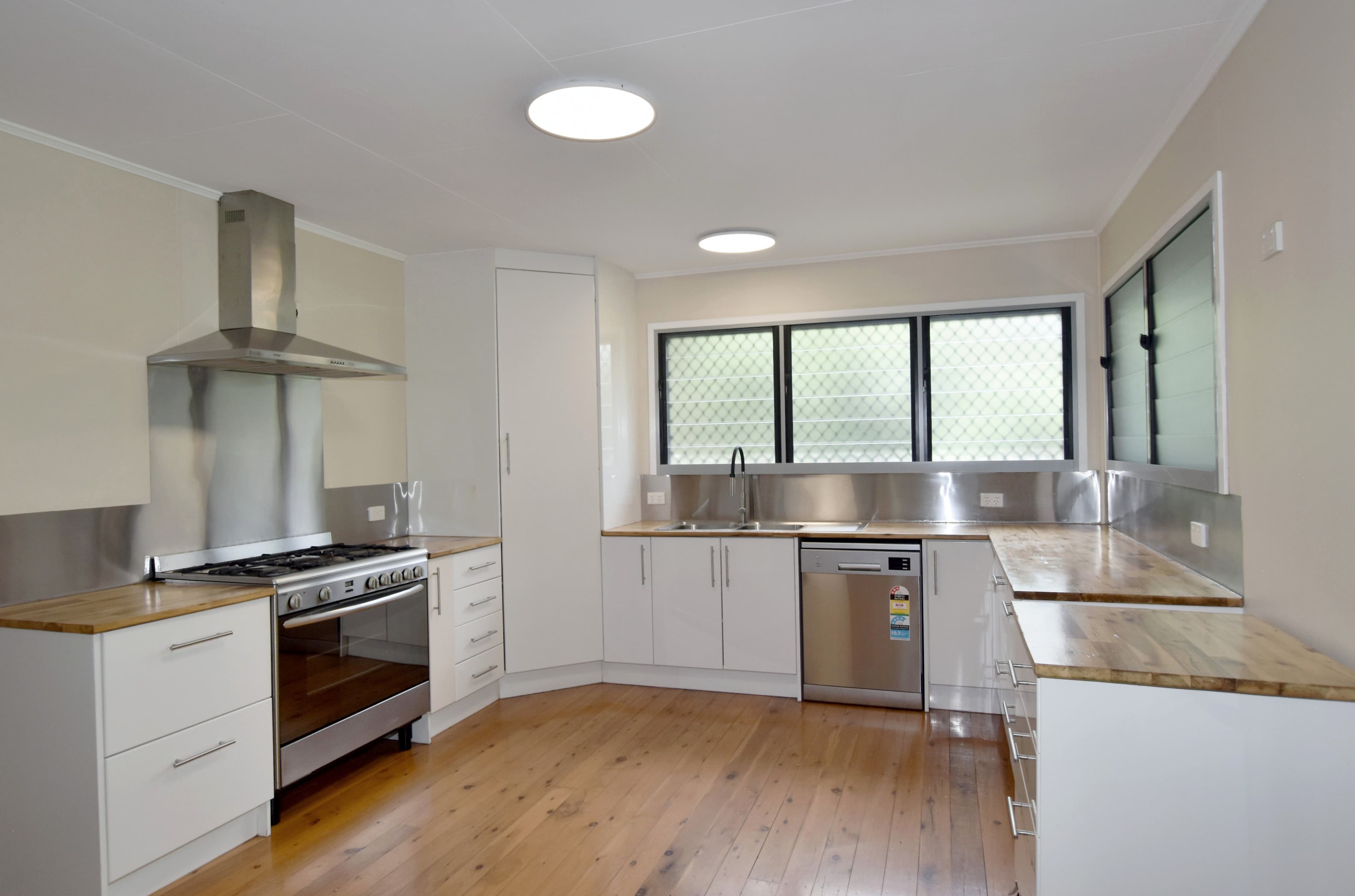 32 Squire Street, Toolooa QLD 4680, Toolooa - Thumbnail 4